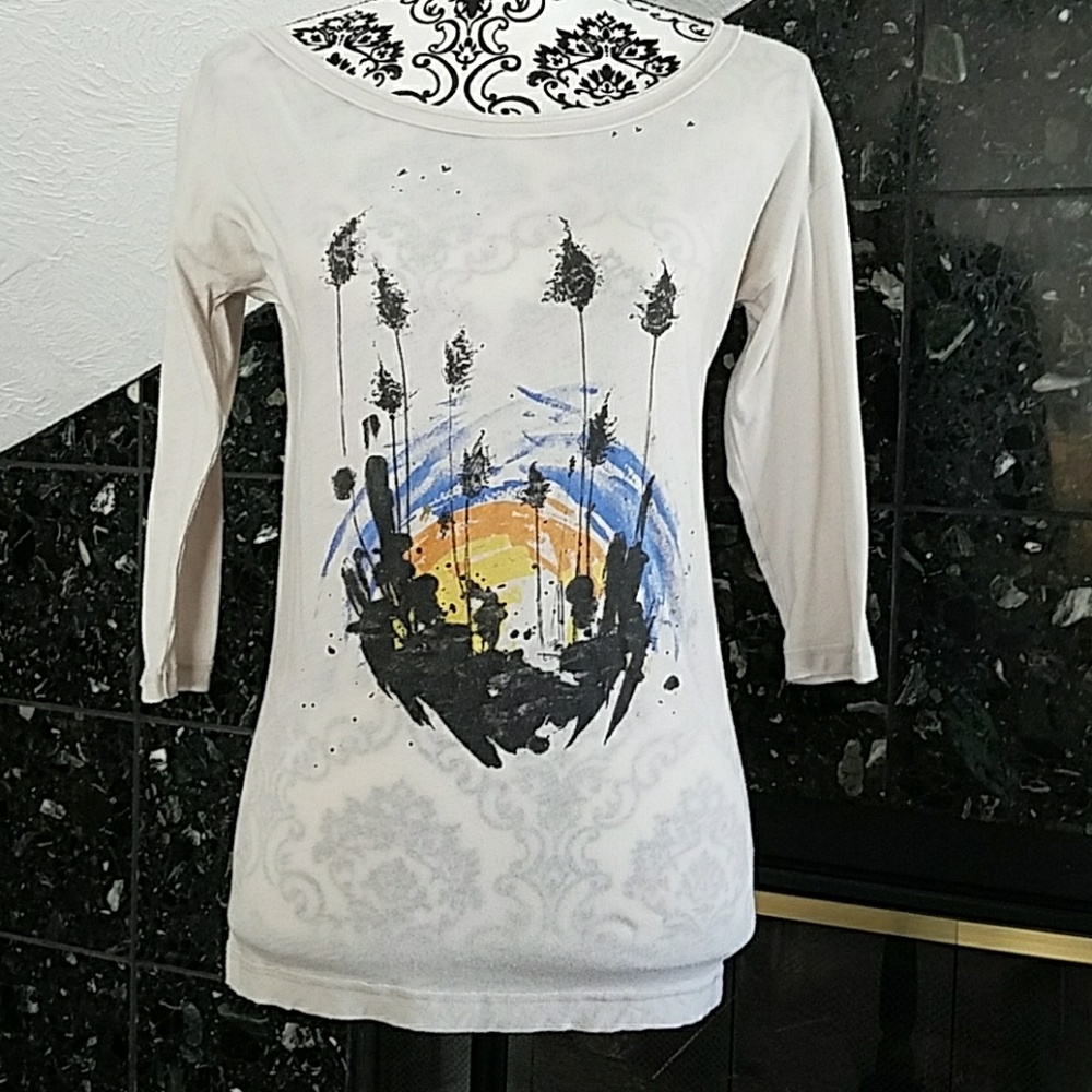 Artsy top
